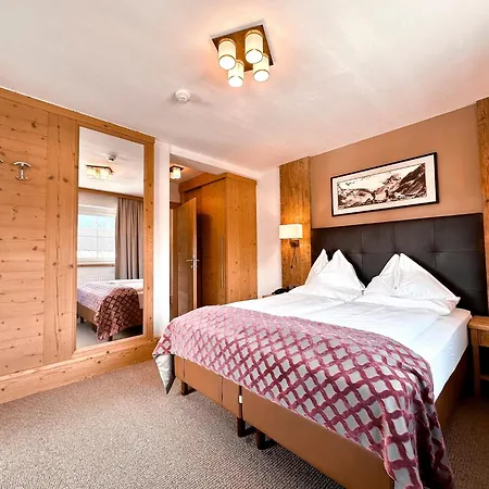 乌尔比斯古特酒店 酒店 4*