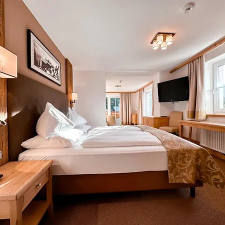 乌尔比斯古特酒店 4* 阿尔滕马克特蓬高