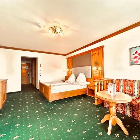 乌尔比斯古特酒店 4*