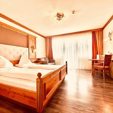 乌尔比斯古特酒店 阿尔滕马克特蓬高