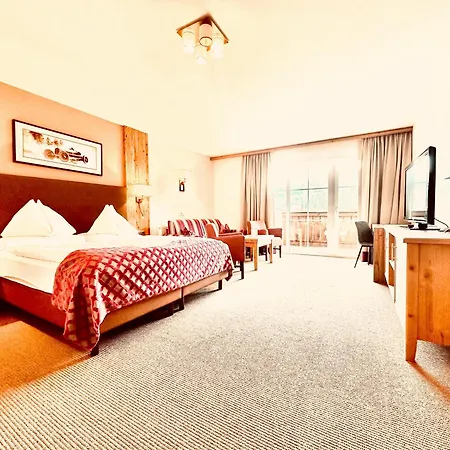 乌尔比斯古特酒店 阿尔滕马克特蓬高