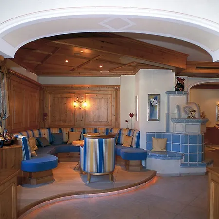 乌尔比斯古特酒店 4* 阿尔滕马克特蓬高